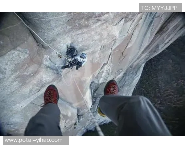 攀岩深度探索:揭秘北京攀岩队防反策略与训练技巧 攀岩深度探索:揭秘北京攀岩队防反策略与训练技巧